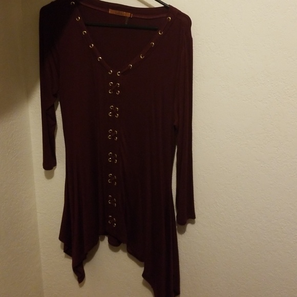 Top - Picture 2 of 2